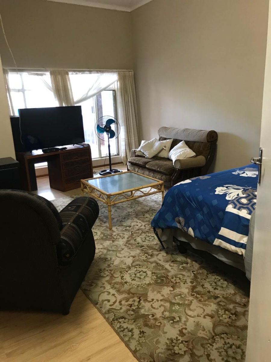 7 Bedroom Property for Sale in Winburg Free State